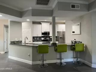 Photo #3: 6913698 Listing