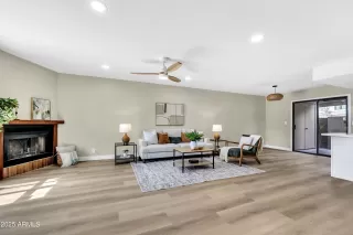 Photo #3: 6913718 Listing 