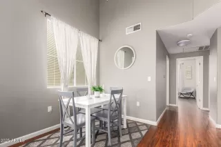 Photo #5: 6913858 Listing 