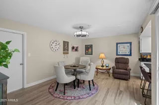 Photo #6: 6913903 Listing