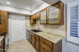 Photo #3: 6914061 Listing 