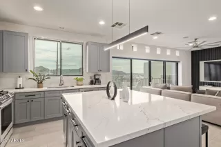 Photo #2: 6914157 Listing 