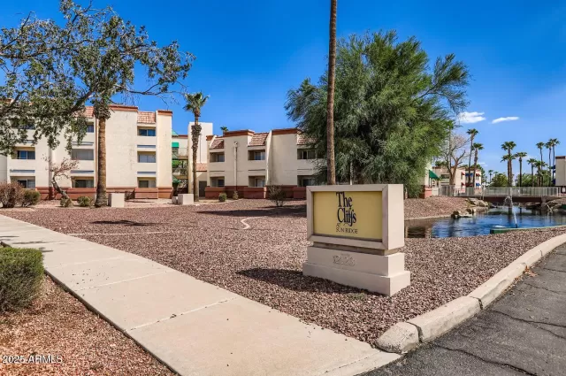 MLS: 6914256 Condo For Sale