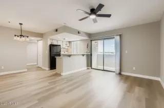 Photo #3: 6914256 Listing