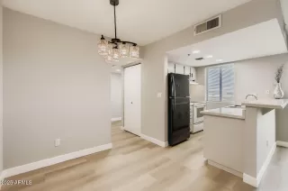 Photo #4: 6914256 Listing