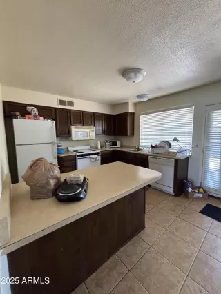 Photo #4: 6914444 Listing 