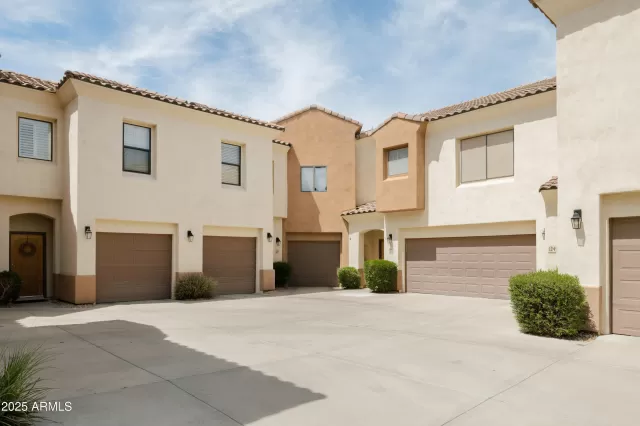 MLS: 6914455 Condo For Sale