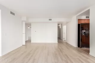 Photo #5: 6914510 Listing 