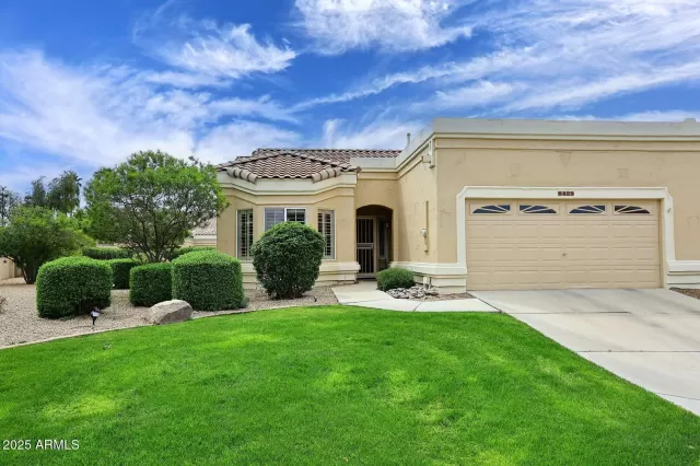 MLS: 6914516 Condo For Sale