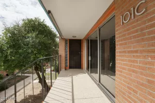 Photo #2: 6914537 Listing