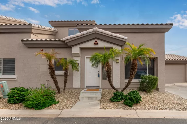 MLS: 6914545 Condo For Sale