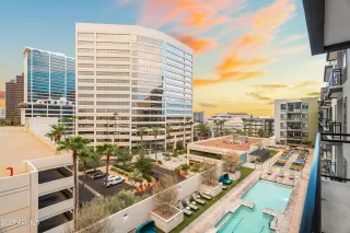 Photo #6: 6914600 Listing 