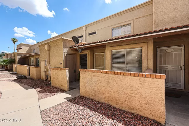 MLS: 6914717 Condo For Sale