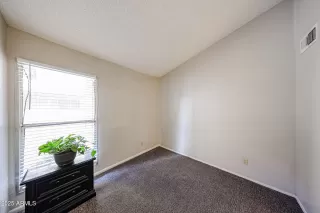 Photo #3: 6914717 Listing