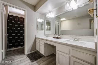Photo #6: 6914717 Listing