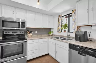 Photo #6: 6914753 Listing 