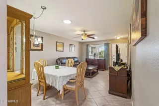 Photo #5: 6914766 Listing