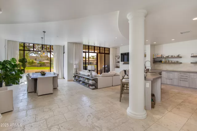 MLS: 6914795 Condo For Sale