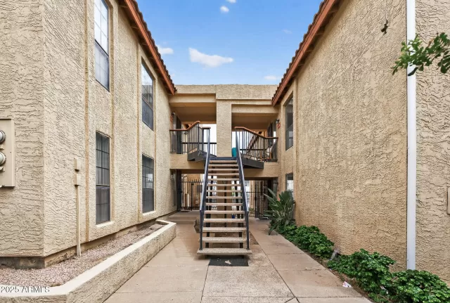 MLS: 6914857 Condo For Sale