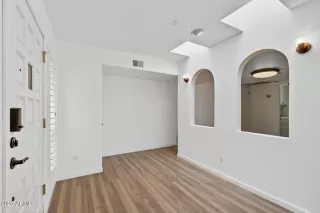 Photo #5: 6914857 Listing 