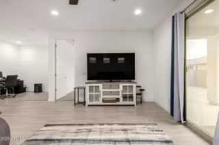 Photo #6: 6914864 Listing