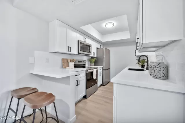 MLS: 6914981 Condo For Sale