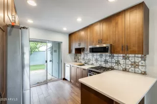 More Details about MLS # 6915017 : 7141 N 16TH STREET#6