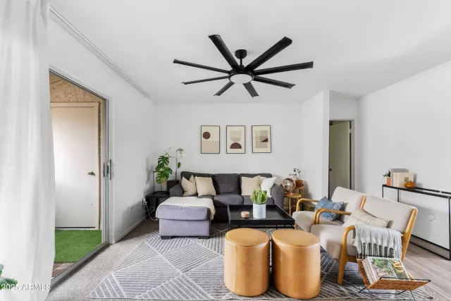 MLS: 6915052 Condo For Sale