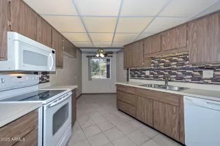 Photo #6: 6915102 Listing