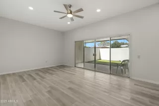 Photo #6: 6915106 Listing