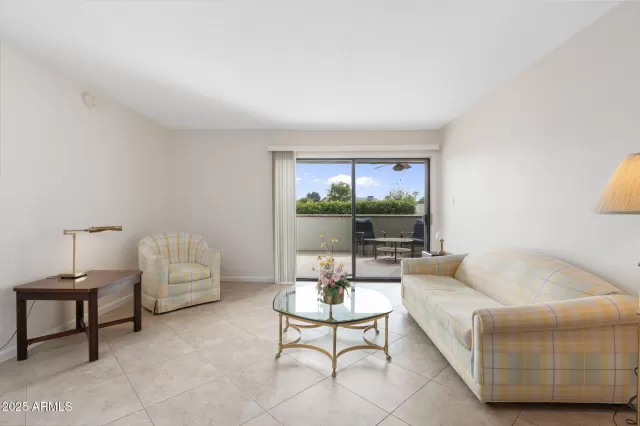 MLS: 6915124 Condo For Sale
