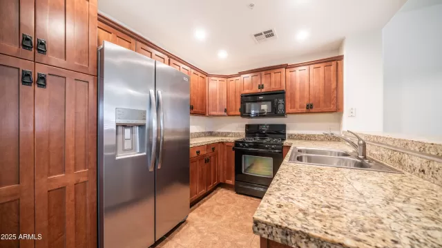 MLS: 6915161 Condo For Sale