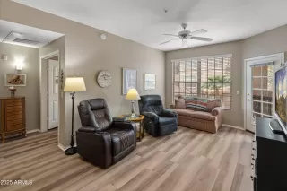 Photo #6: 6915177 Listing 