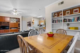 Photo #5: 6915200 Listing