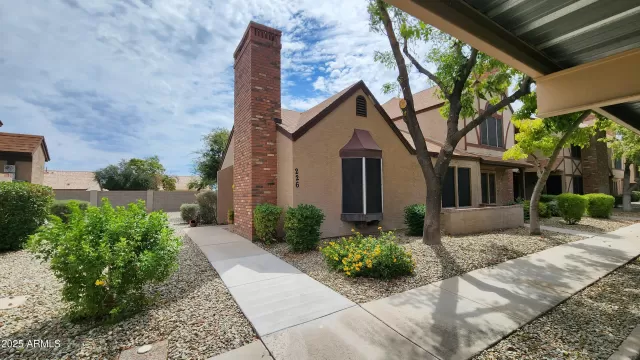 MLS: 6915214 Condo For Sale