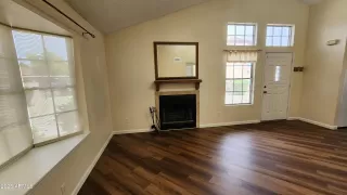 Photo #2: 6915214 Listing 