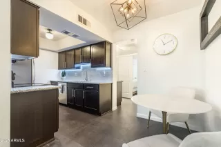 Photo #2: 6915342 Listing