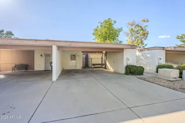 MLS: 6915371 Condo For Sale