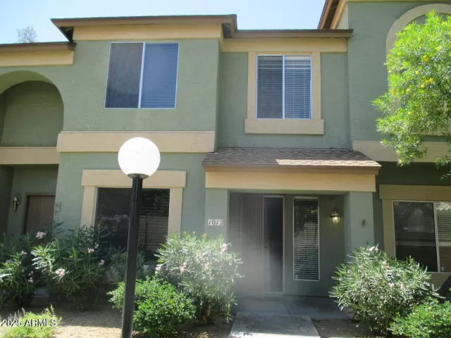 MLS: 6915384 Condo For Sale