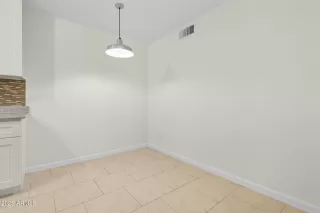 Photo #6: 6915458 Listing 