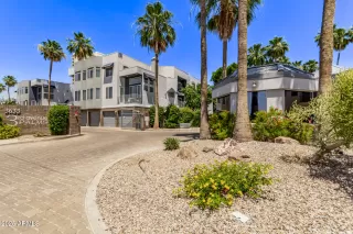 Photo #3: 6915491 Listing