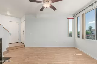 Photo #4: 6915491 Listing