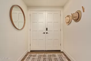 Photo #3: 6915494 Listing