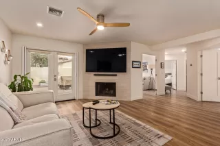 Photo #6: 6915494 Listing