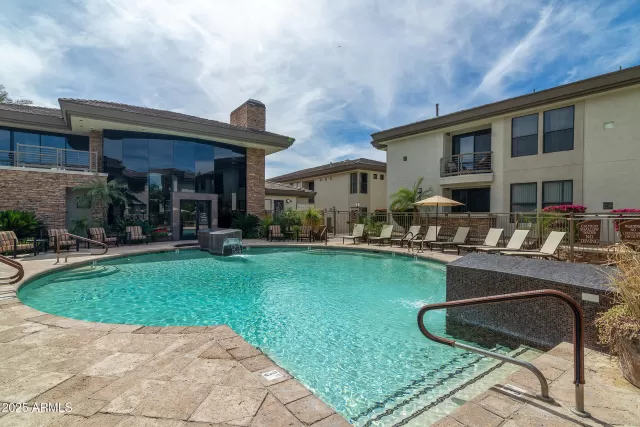MLS: 6915632 Condo For Sale