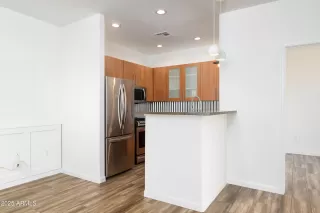 Photo #5: 6915632 Listing
