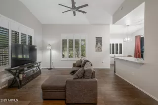 Photo #2: 6915665 Listing 