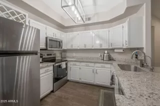 Photo #5: 6915665 Listing 