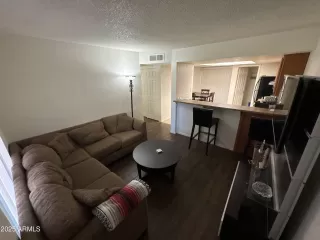 Photo #3: 6915693 Listing