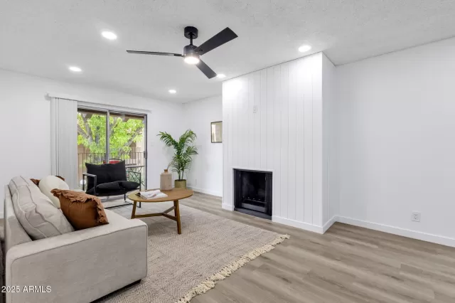 MLS: 6915749 Condo For Sale